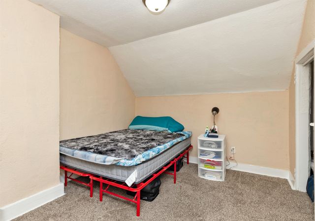 128 Hartford Avenue, Des Moines, IA 50315