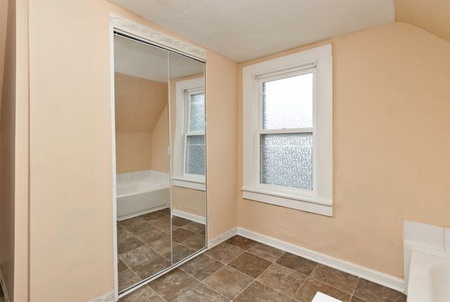 128 Hartford Avenue, Des Moines, IA 50315