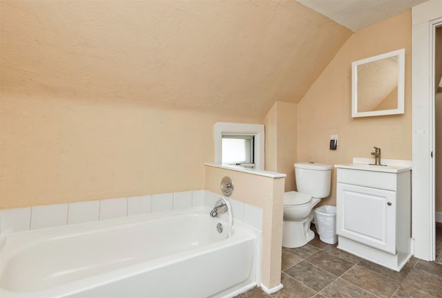 128 Hartford Avenue, Des Moines, IA 50315