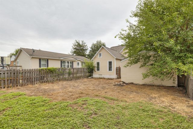 128 Hartford Avenue, Des Moines, IA 50315