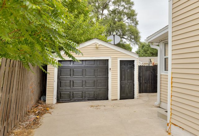 128 Hartford Avenue, Des Moines, IA 50315