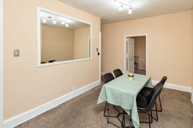 128 Hartford Avenue, Des Moines, IA 50315