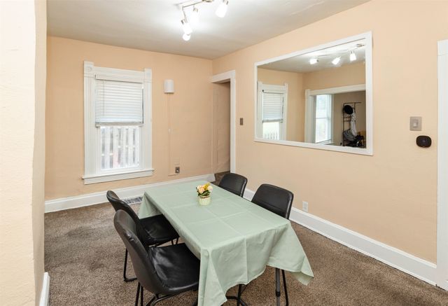 128 Hartford Avenue, Des Moines, IA 50315