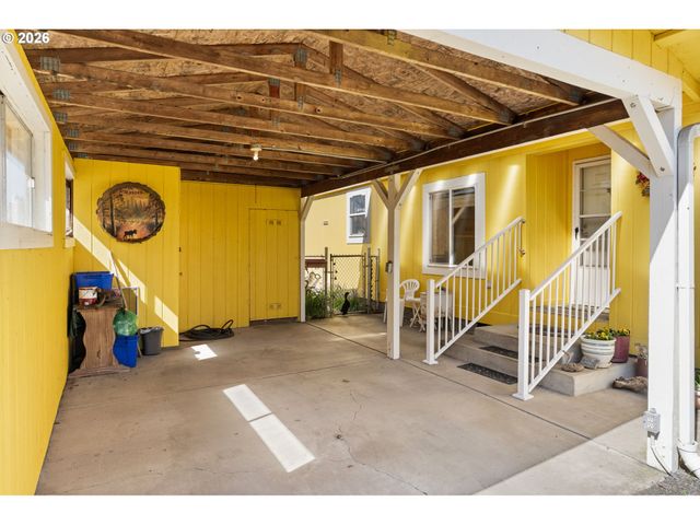 1196 37TH St, Springfield, OR 97478