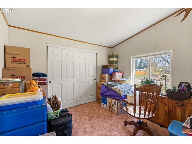 1196 37TH St, Springfield, OR 97478