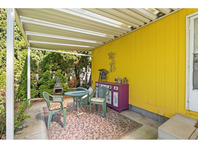 1196 37TH St, Springfield, OR 97478