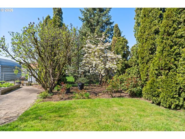 1196 37TH St, Springfield, OR 97478