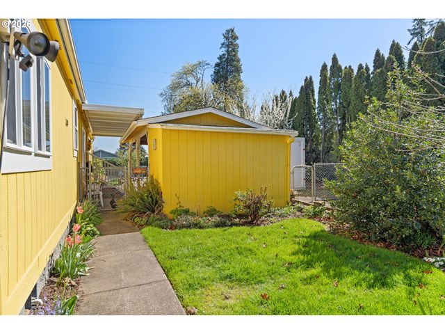 1196 37TH St, Springfield, OR 97478