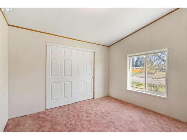 1196 37TH St, Springfield, OR 97478