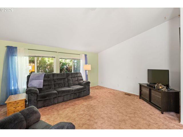 1196 37TH St, Springfield, OR 97478