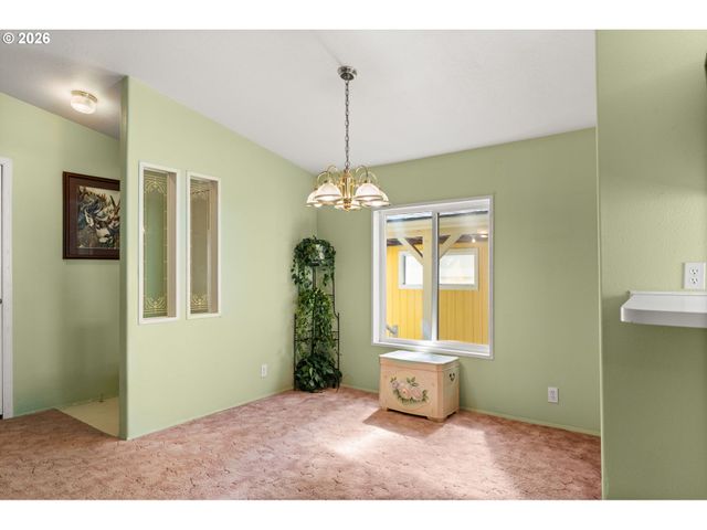 1196 37TH St, Springfield, OR 97478