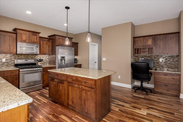 1406 S Sugar Creek Court, West Des Moines, IA 50266