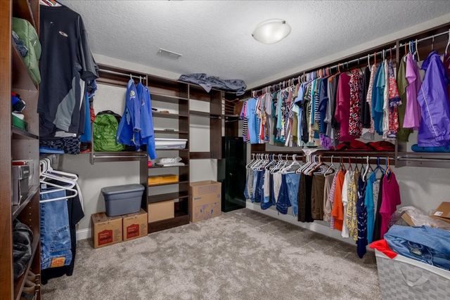 1406 S Sugar Creek Court, West Des Moines, IA 50266