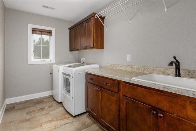 1406 S Sugar Creek Court, West Des Moines, IA 50266