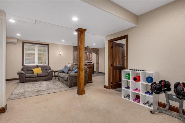 1406 S Sugar Creek Court, West Des Moines, IA 50266