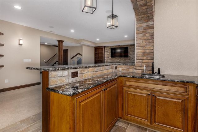 1406 S Sugar Creek Court, West Des Moines, IA 50266