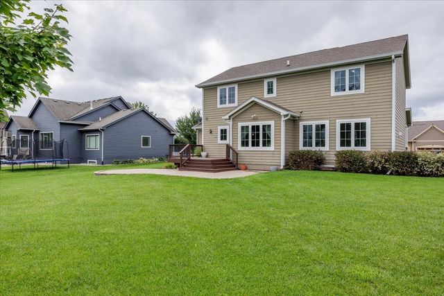 1406 S Sugar Creek Court, West Des Moines, IA 50266