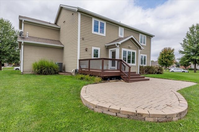 1406 S Sugar Creek Court, West Des Moines, IA 50266