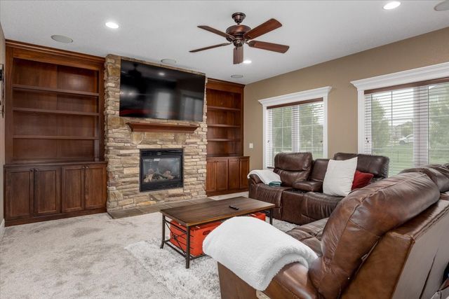 1406 S Sugar Creek Court, West Des Moines, IA 50266