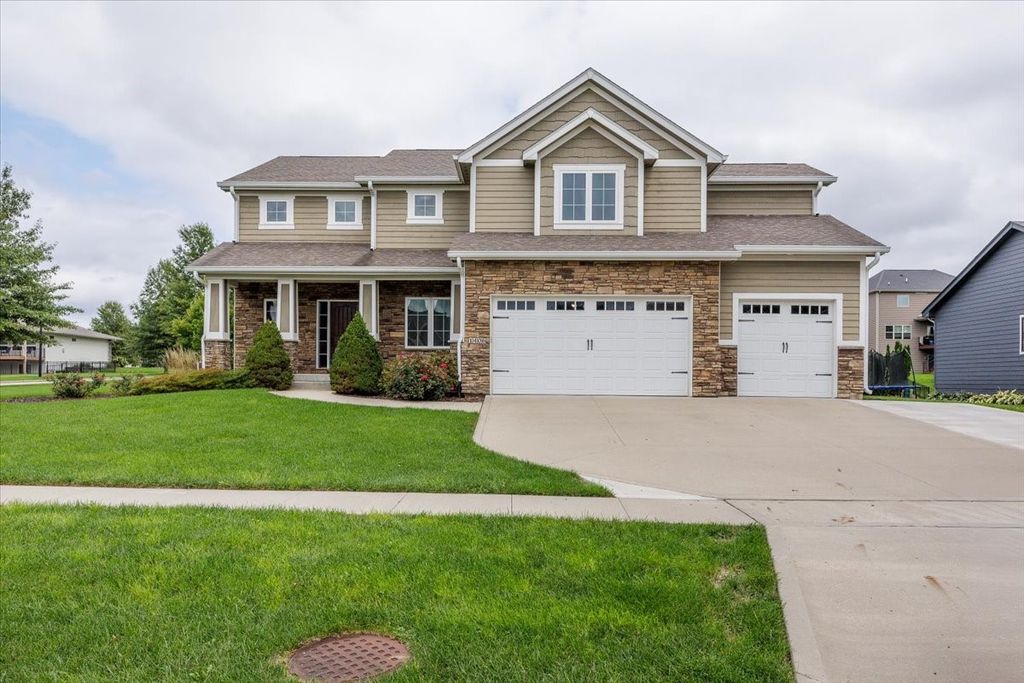 1406 S Sugar Creek Court, West Des Moines, IA 50266