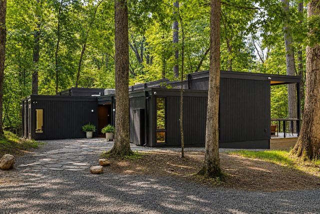 74 BROOKVILLE HOLLOW RD, Stockton, NJ 08559