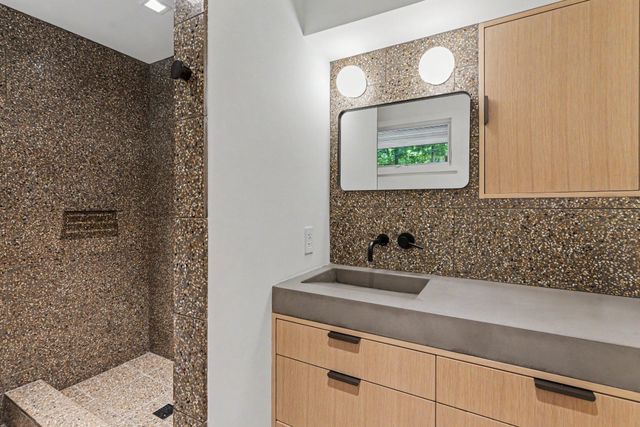 74 BROOKVILLE HOLLOW RD, Stockton, NJ 08559
