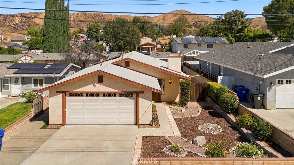 29523 Hunstock, Val Verde, CA 91384 — exterior