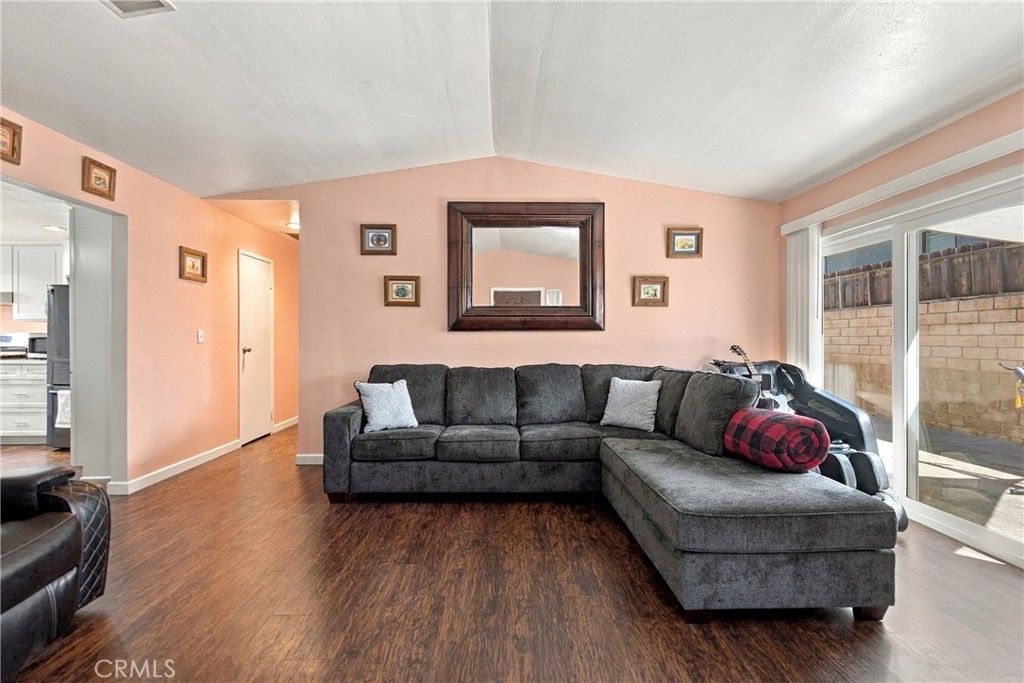 29523 Hunstock, Val Verde, CA 91384 — photo 5