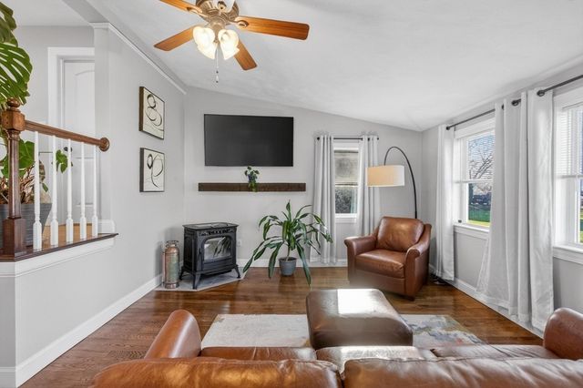 21 Huntington Ave, Methuen, MA 01844