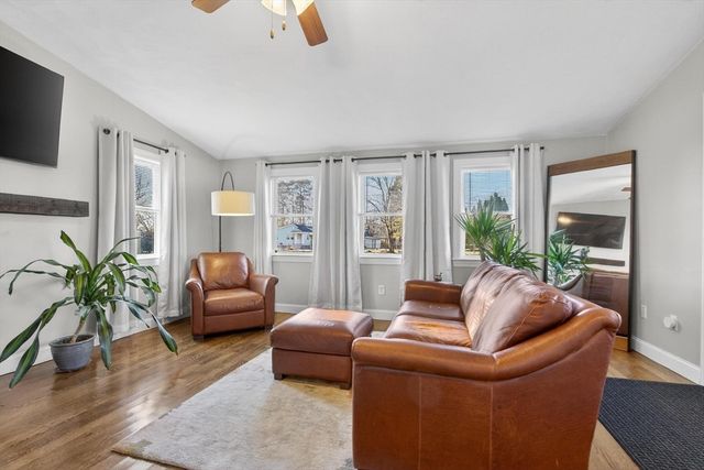 21 Huntington Ave, Methuen, MA 01844