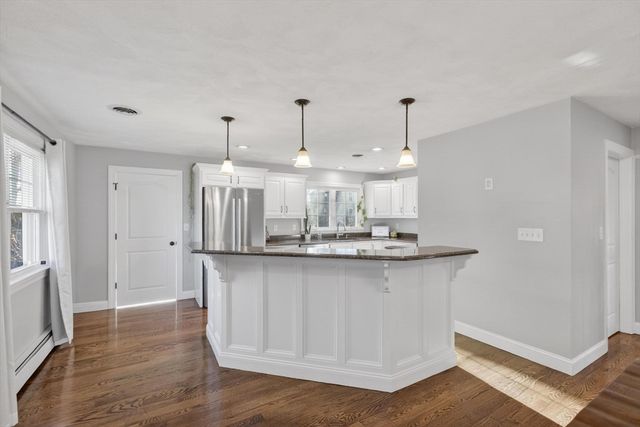 21 Huntington Ave, Methuen, MA 01844