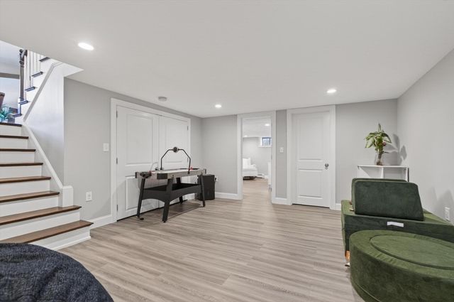 21 Huntington Ave, Methuen, MA 01844