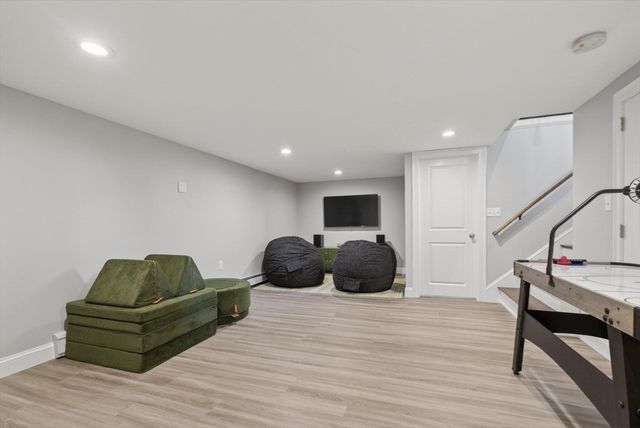 21 Huntington Ave, Methuen, MA 01844