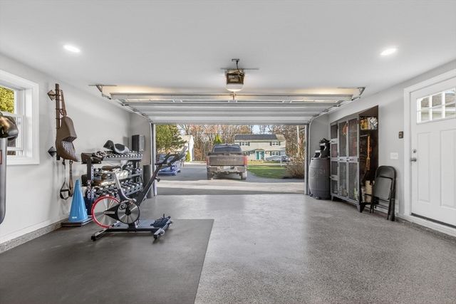 21 Huntington Ave, Methuen, MA 01844