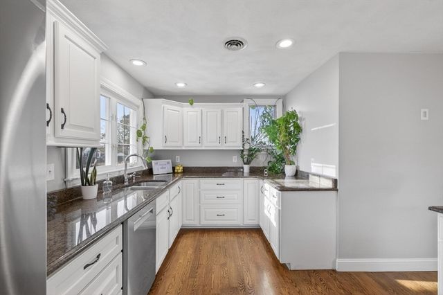 21 Huntington Ave, Methuen, MA 01844