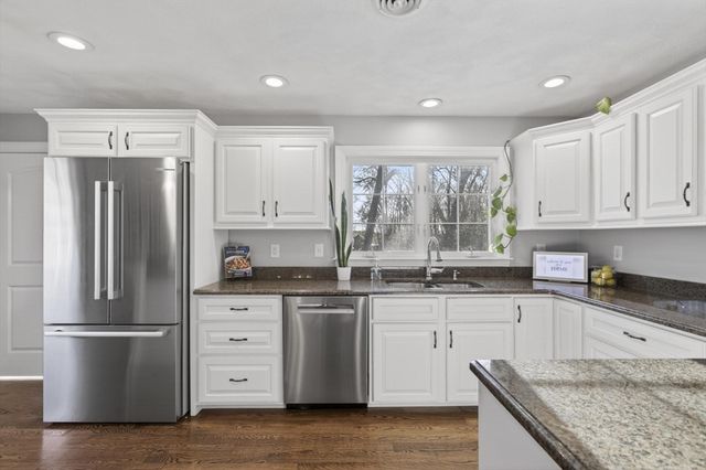 21 Huntington Ave, Methuen, MA 01844