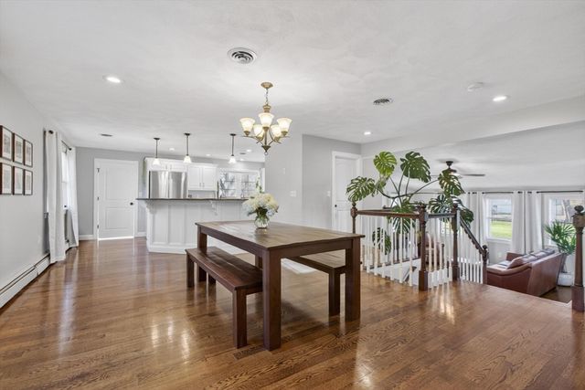 21 Huntington Ave, Methuen, MA 01844