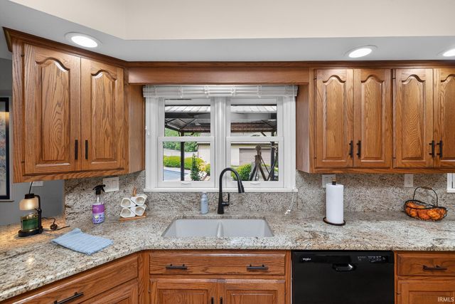 58849 County Road 1, Elkhart, IN 46517