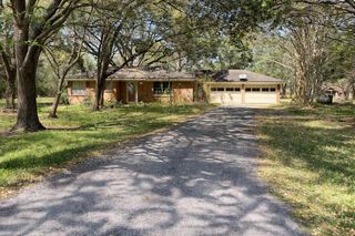 13502 30th Street, Santa Fe, TX 77510