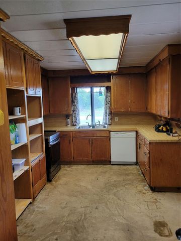 612 Easy Street, Fort Cobb, OK 73038