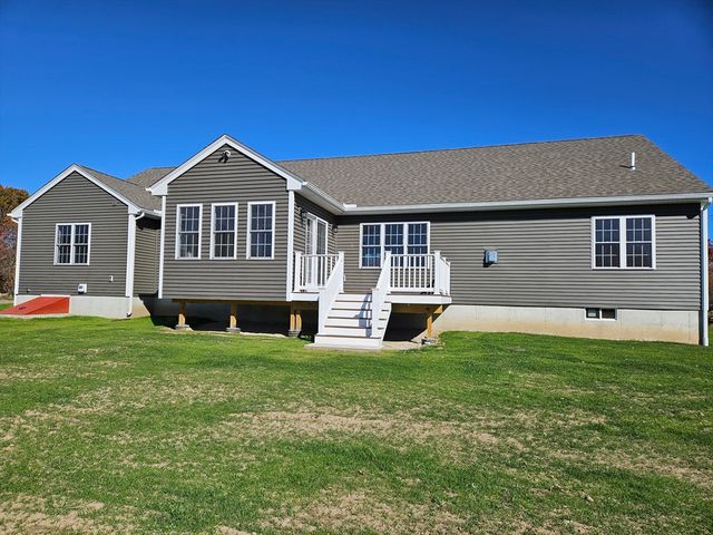 126 Elm St, Uxbridge, MA 01569