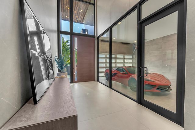 2401 NE 13th Street, Fort Lauderdale, FL 33304