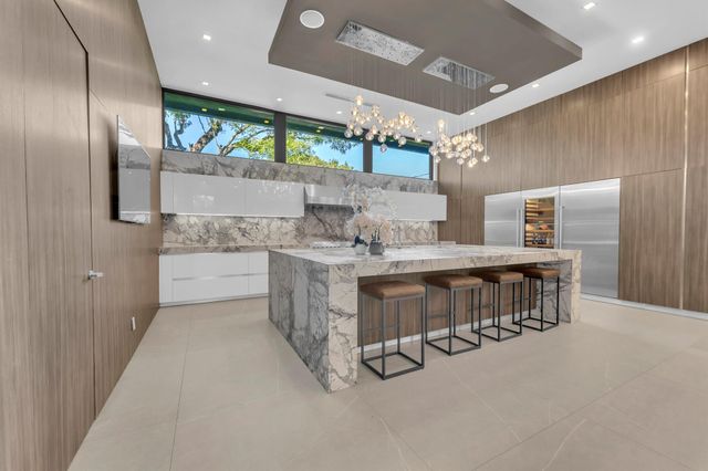 2401 NE 13th Street, Fort Lauderdale, FL 33304