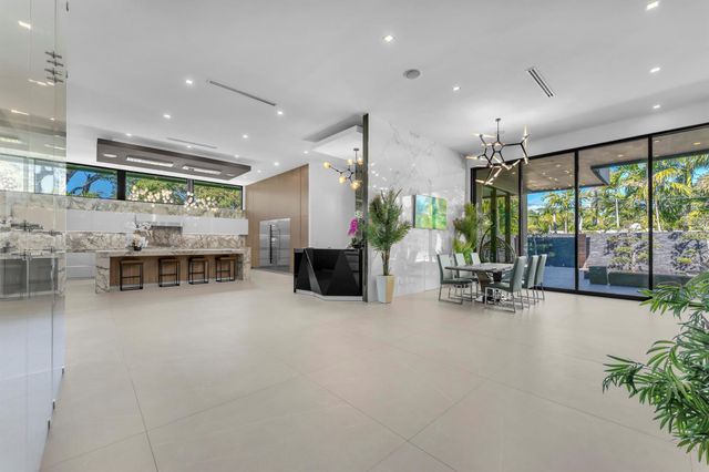 2401 NE 13th Street, Fort Lauderdale, FL 33304