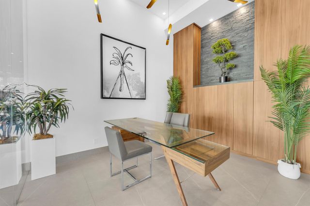 2401 NE 13th Street, Fort Lauderdale, FL 33304