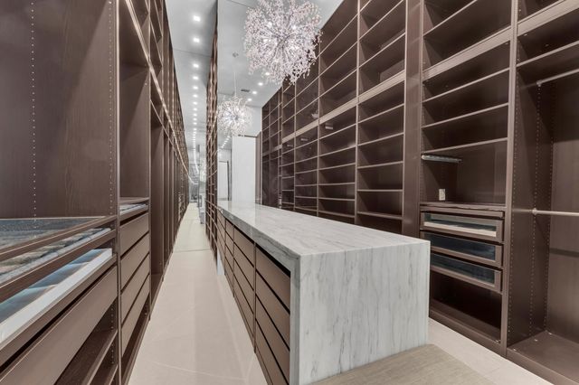 2401 NE 13th Street, Fort Lauderdale, FL 33304