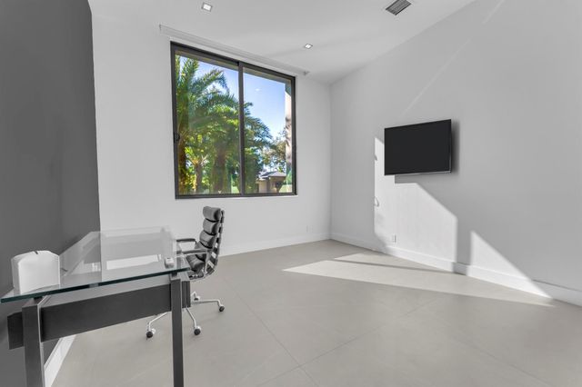 2401 NE 13th Street, Fort Lauderdale, FL 33304