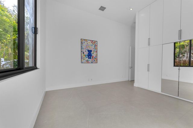 2401 NE 13th Street, Fort Lauderdale, FL 33304