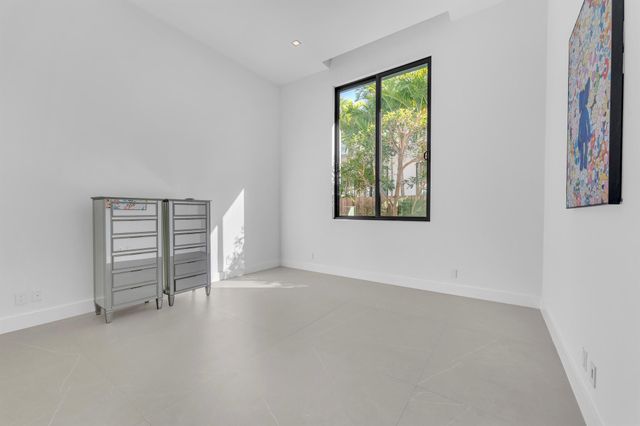 2401 NE 13th Street, Fort Lauderdale, FL 33304