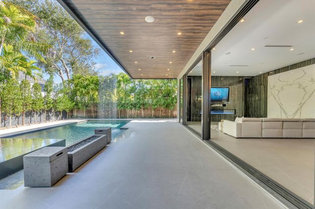 2401 NE 13th Street, Fort Lauderdale, FL 33304